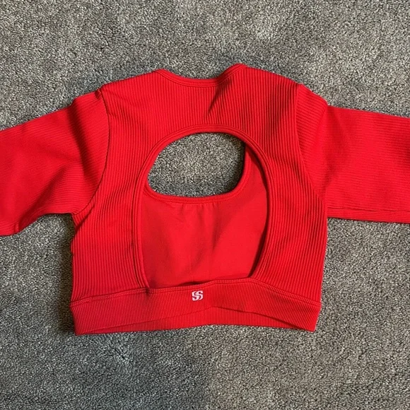 NWOT Red Long Sleeve Crop Top and Leggings Set - Picture 3 of 4